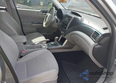 2011 Subaru Forester 2.5X Premium z USA, uszkodzony, nr VIN JF2SHBCC0BH749695